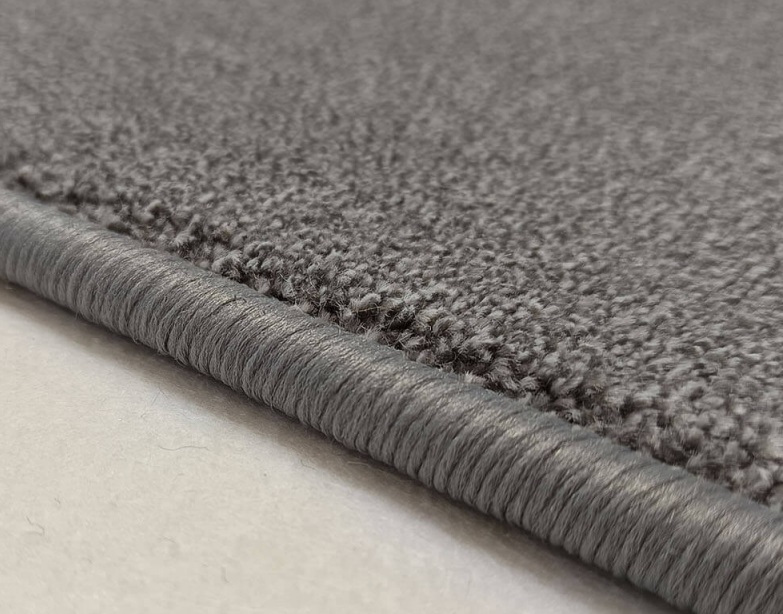 Luxusný velurový koberec Islay 76 tmavě šedý